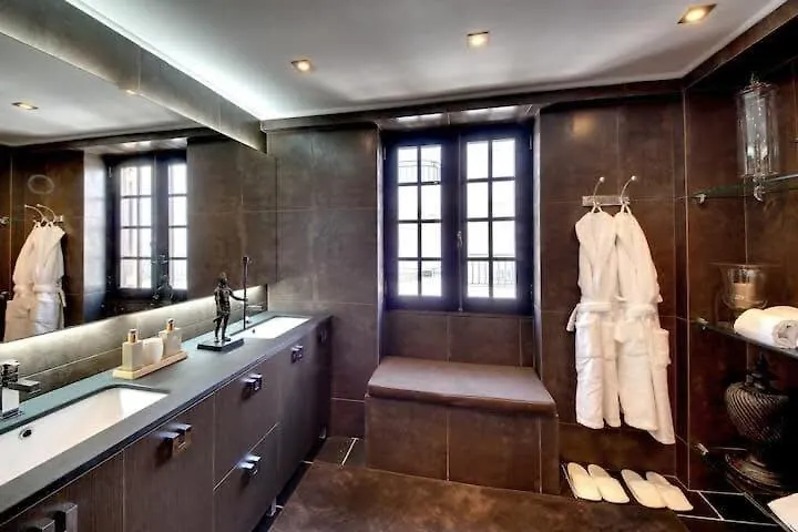 Casa Chanel - Ocean Front With Rooftop Spa Jacuzzi Albufeira 0*,  Portugal